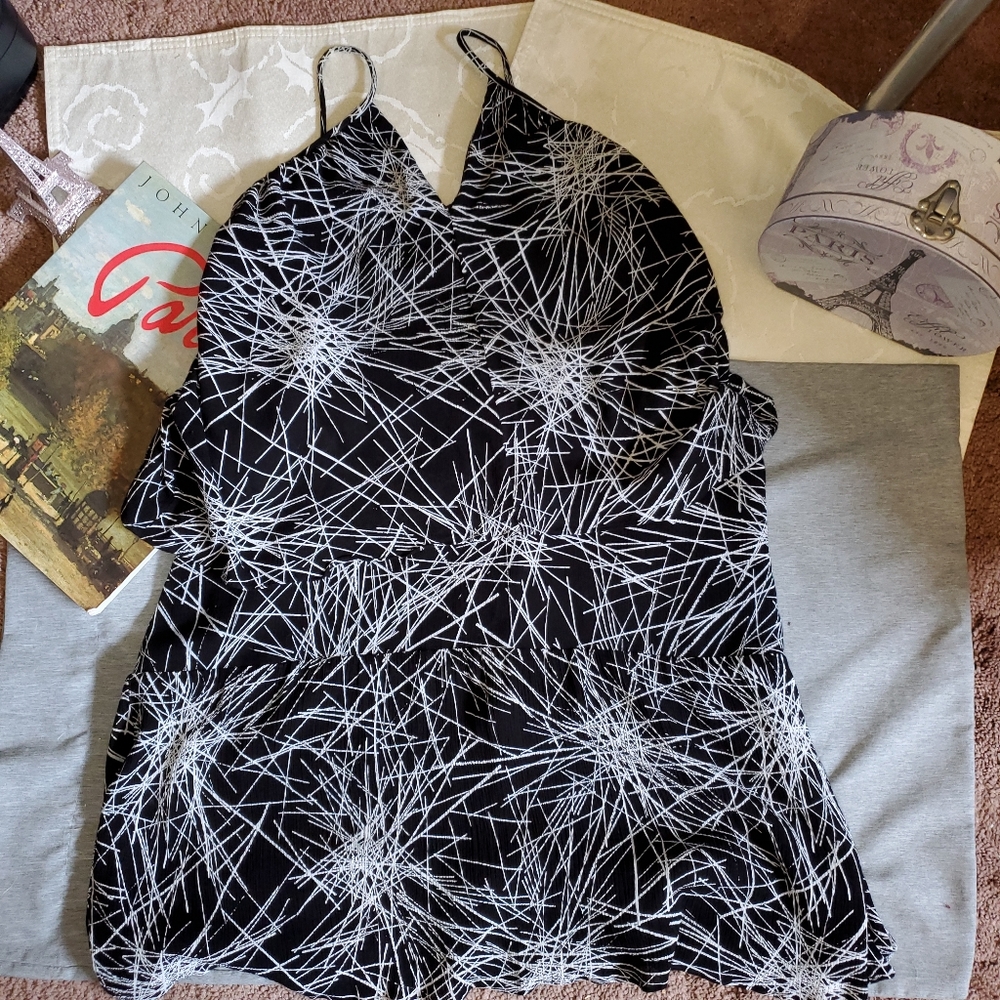 Diane Von Furstenberg Mini Dress or Tunic. Size Small